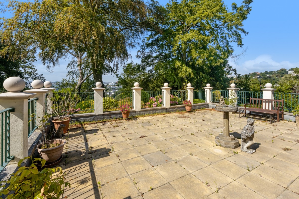 Woodfield Court Higher Woodfield Road Property for Sale in Torquay John Couch The Estate Agent